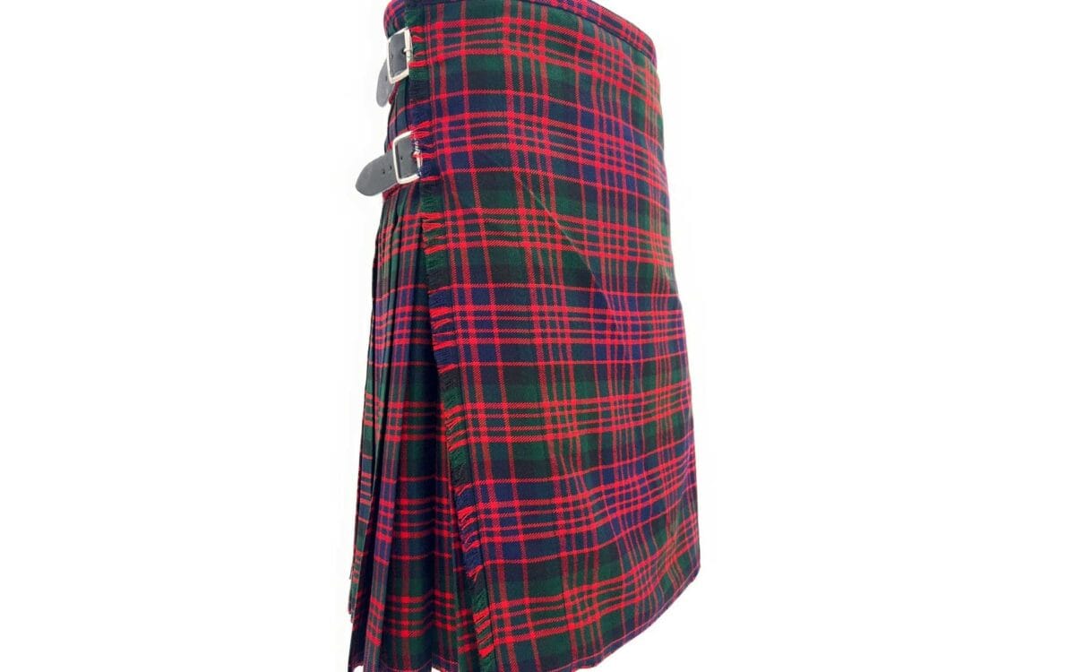 How to Choose a High-Quality Tartan Kilt: 8 Yard vs 5 Yard Explained