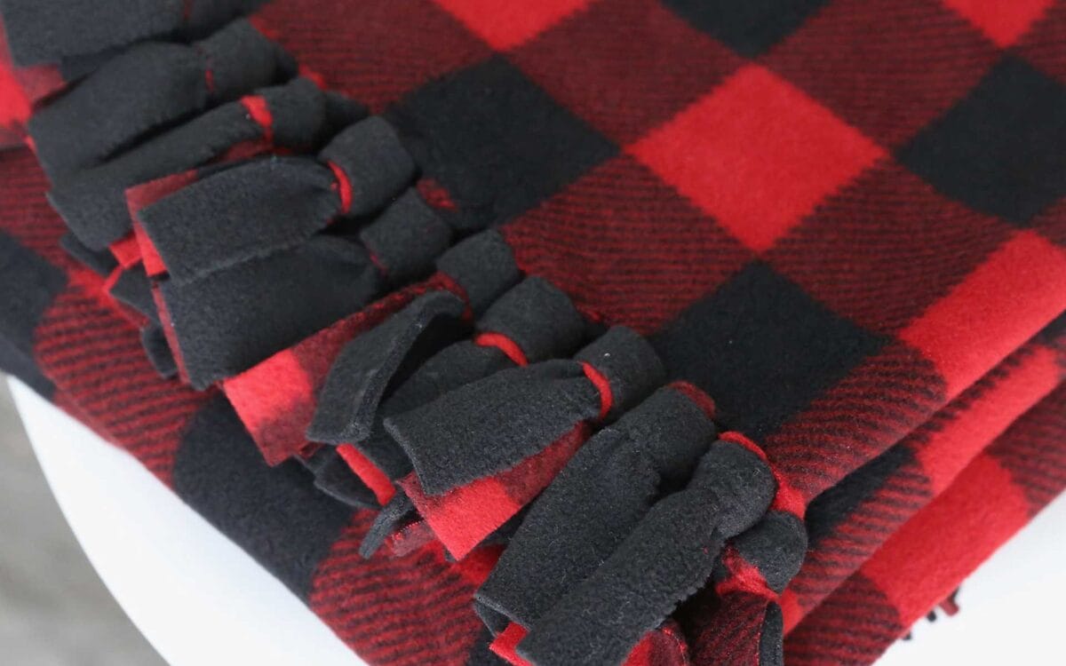Best Fabric for Tie Blankets: Is Fleece Really the Best Choice?