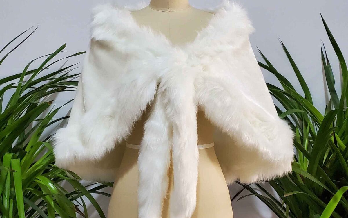 Top 10 Faux Fur Wraps and Shawls for Winter Weddings