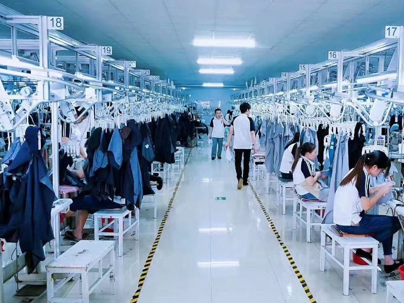 OEM & ODM production starting from 500 pcs, with low MOQ options for sportswear.
