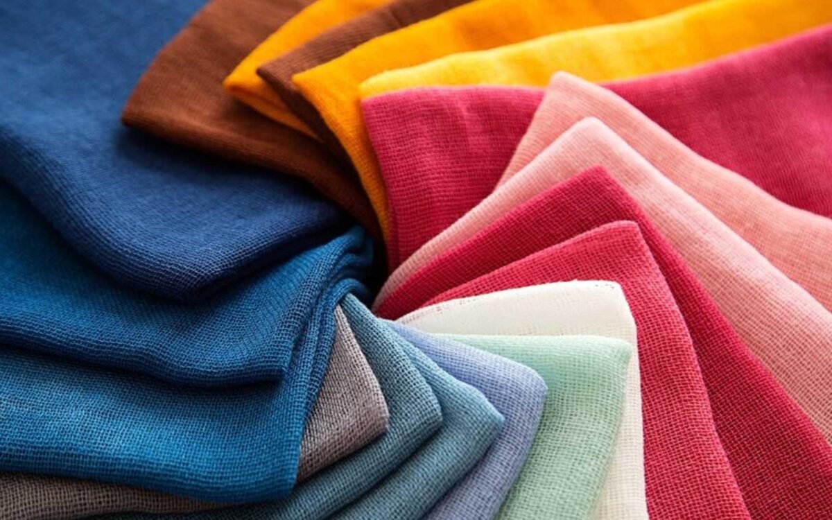 Uniform Fabric That Stays Wrinkle-Free and Breathable for 8-Hour Shifts: A Buyer's Guide