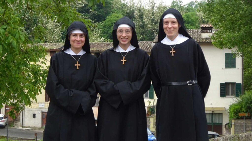 What Clothes Do Nuns Wear