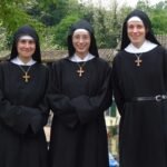 What Clothes Do Nuns Wear? What Clothes Do Nuns Wear